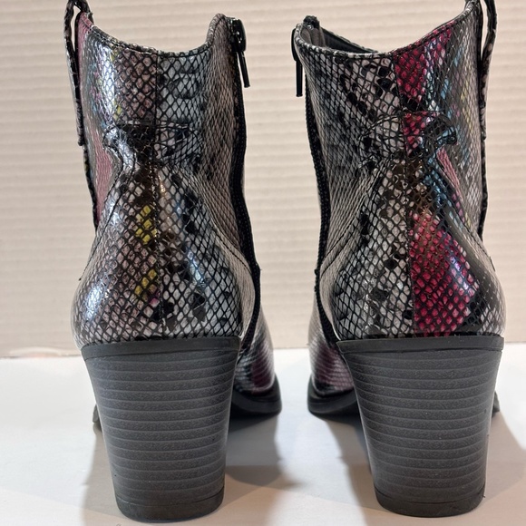 Sugar Women's Tula Ankle Booties Boots Western SZ 8 Snakeskin Pattern EUC - Picture 6 of 10